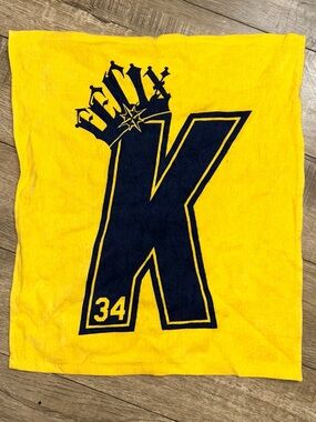 Seattle Mariners Kings Court SGA Rally Towel Gold Yellow Navy Felix Hernandez 34